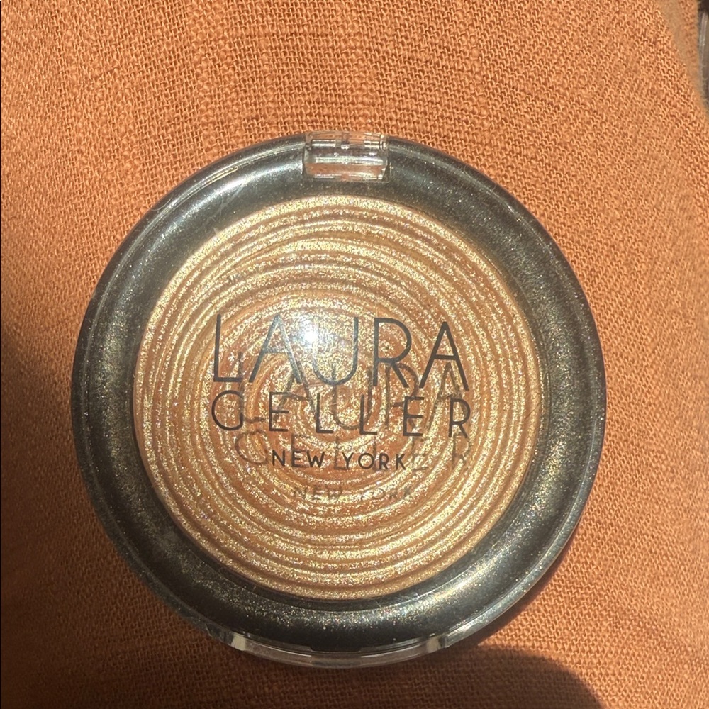 Laura Geller Illuminating Highlighter - Shimmering Gold